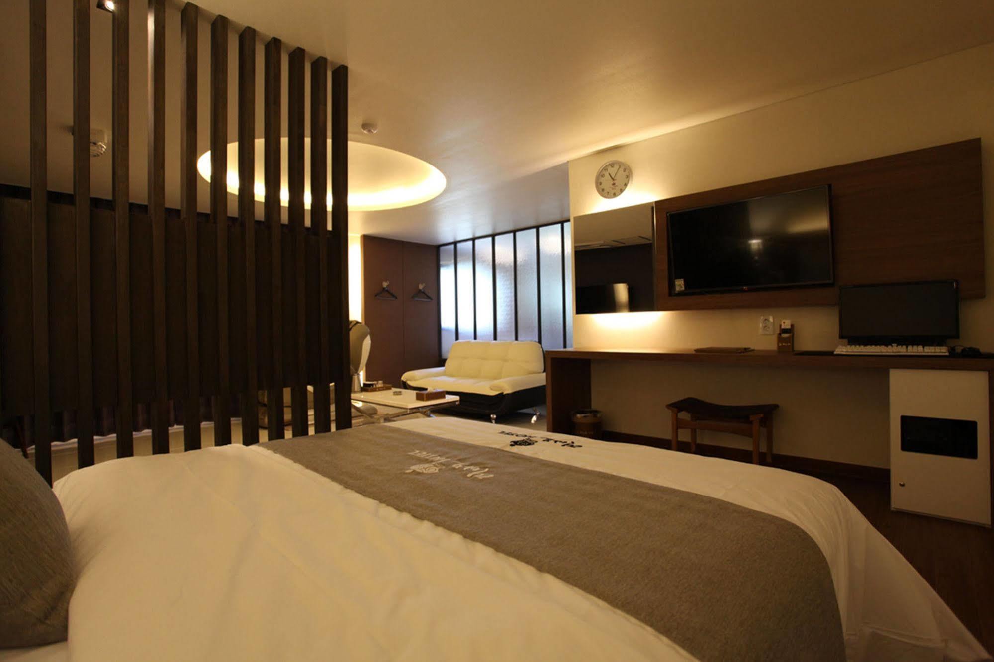 Drive In Hotel Tiamo Pocheon Zewnętrze zdjęcie