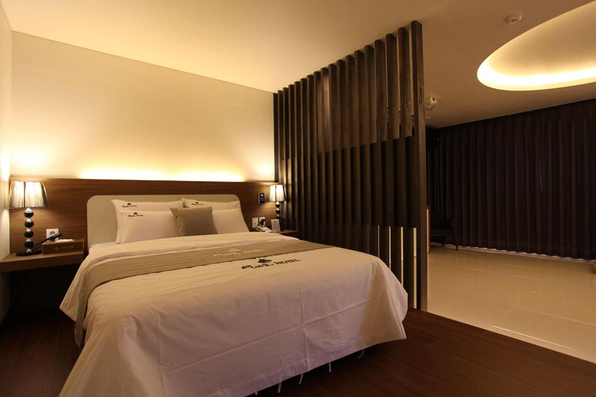 Drive In Hotel Tiamo Pocheon Zewnętrze zdjęcie