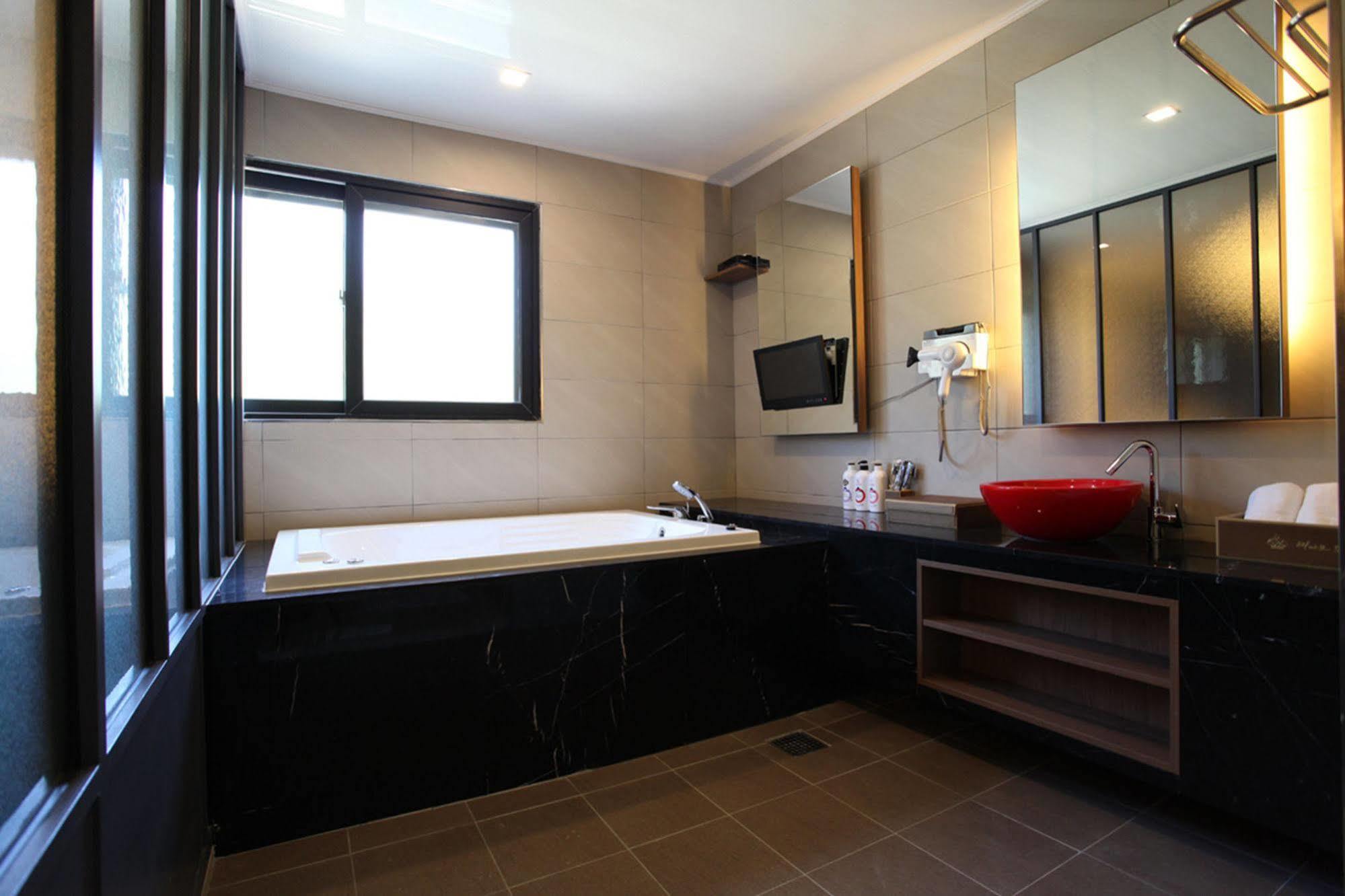 Drive In Hotel Tiamo Pocheon Zewnętrze zdjęcie