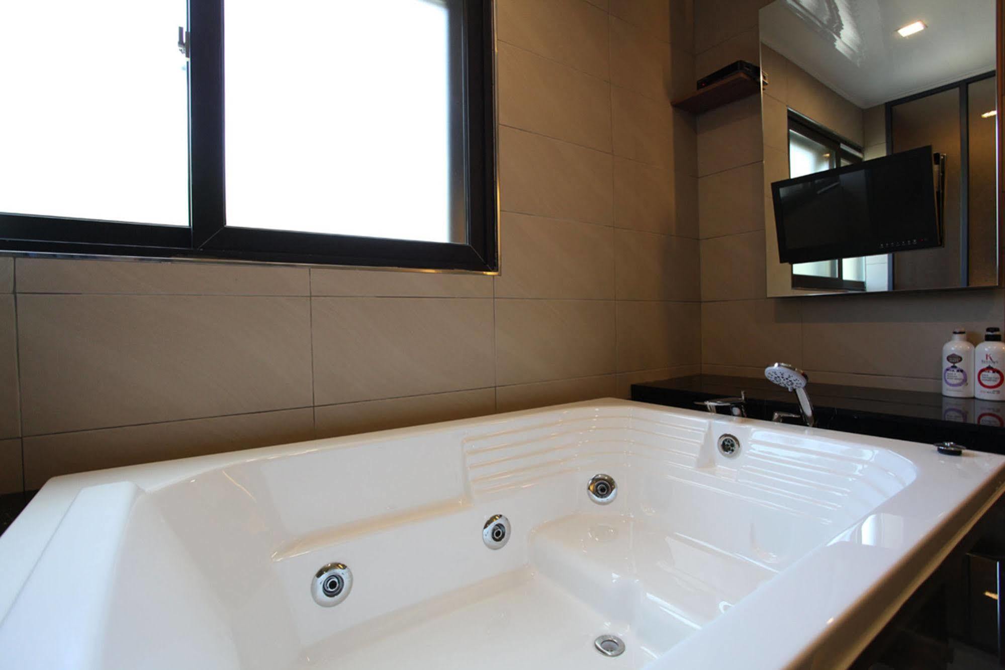 Drive In Hotel Tiamo Pocheon Zewnętrze zdjęcie